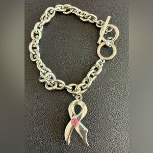 Silver Ribbon Pendant Bracelet with Pink Stone